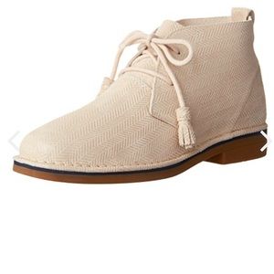 Hush Puppies Women's Cream Lace-Up Herringbone Ankle Booties
